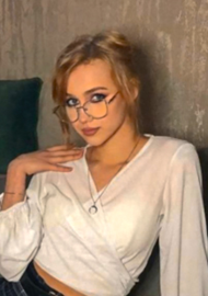 Olha 19 years old Ukraine Cherkassy, European bride profile, step2love.com