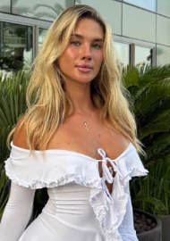 Karina 25 years old Spain Barcelona, European bride profile, step2love.com